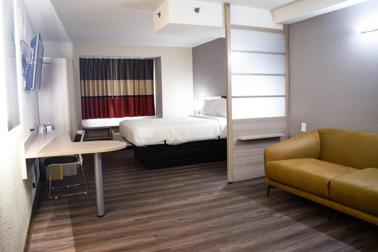 Travelers Inn And Suites Raleigh Buitenkant foto