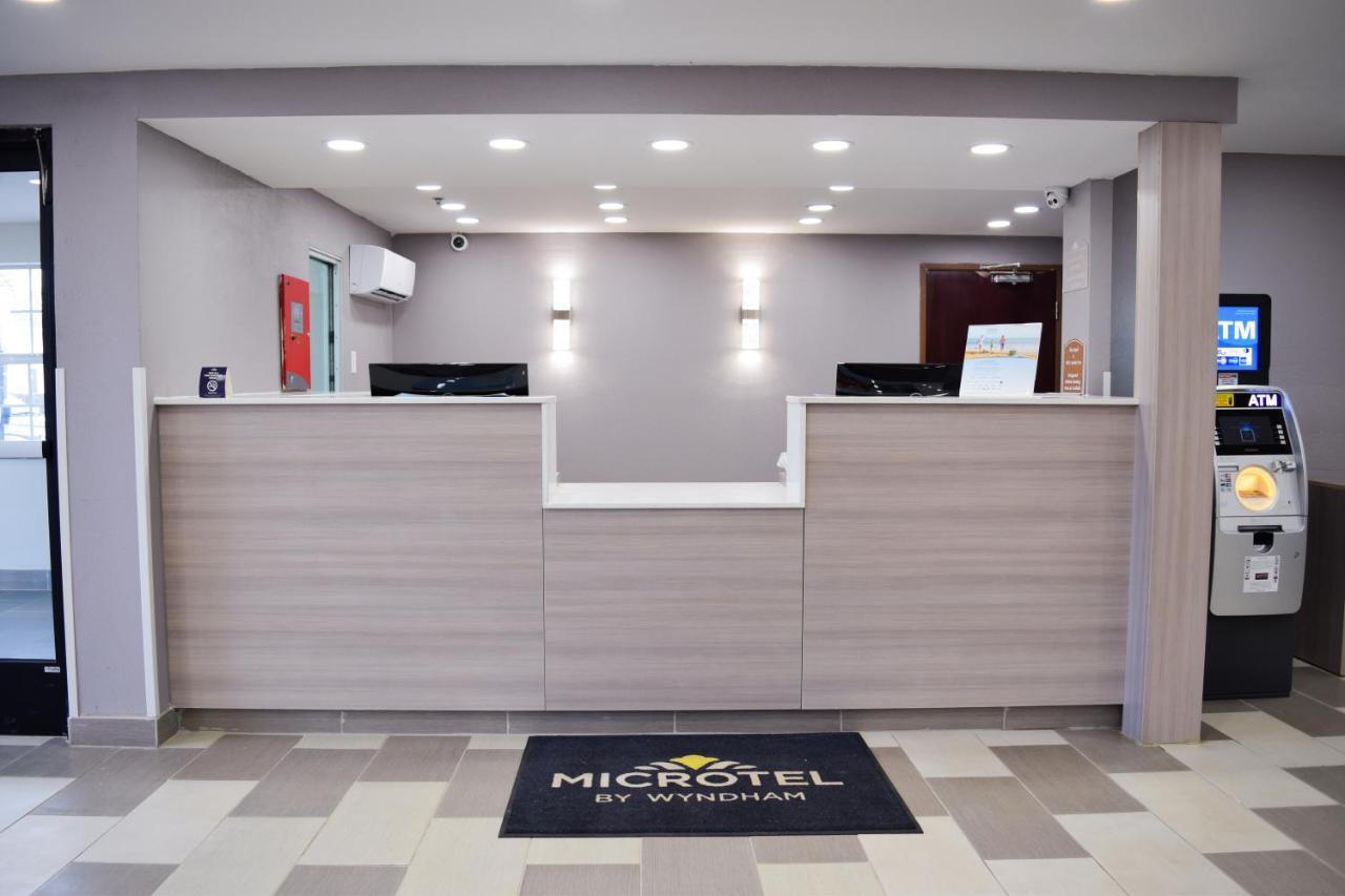 Travelers Inn And Suites Raleigh Buitenkant foto